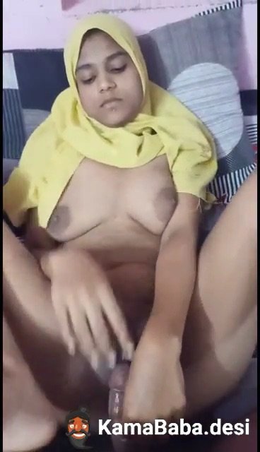 Ladki Ki Chut Chatne Ka Desi Video