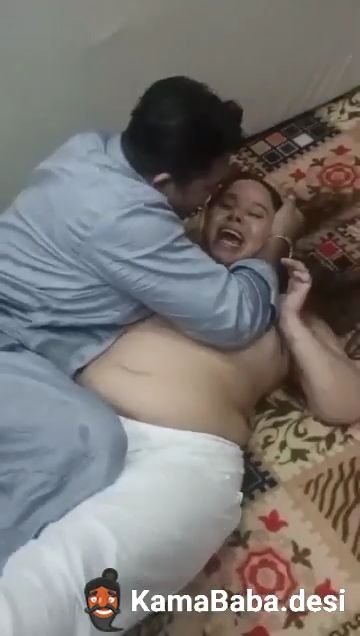 Nidhi Aur Kritika Ki Ek Sath Chut Chudai